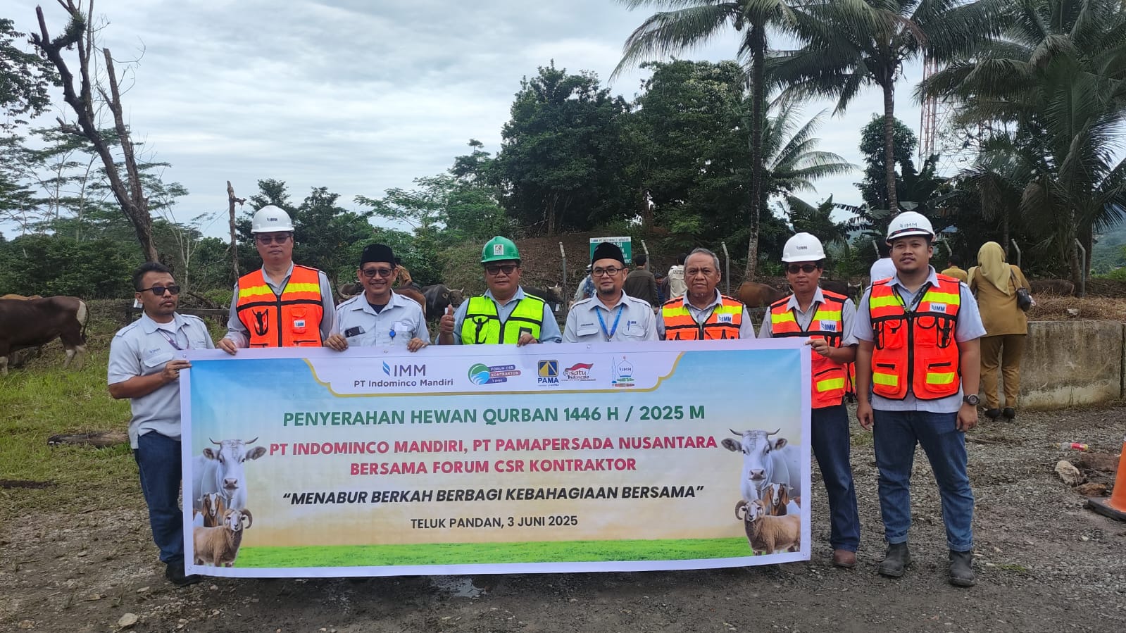 foto bersama manajemen PT Indominco Mandiri